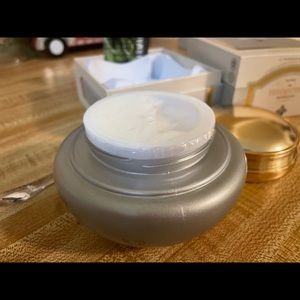 Anti-aging face treatments